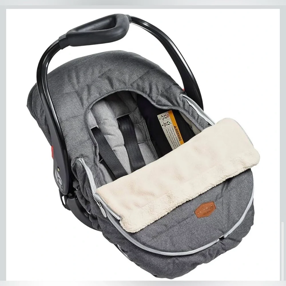 JJ Cole Stylish Gray and Cream Baby Bag